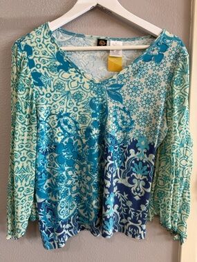 Blue Floral V-Neck Long-Sleeve Top